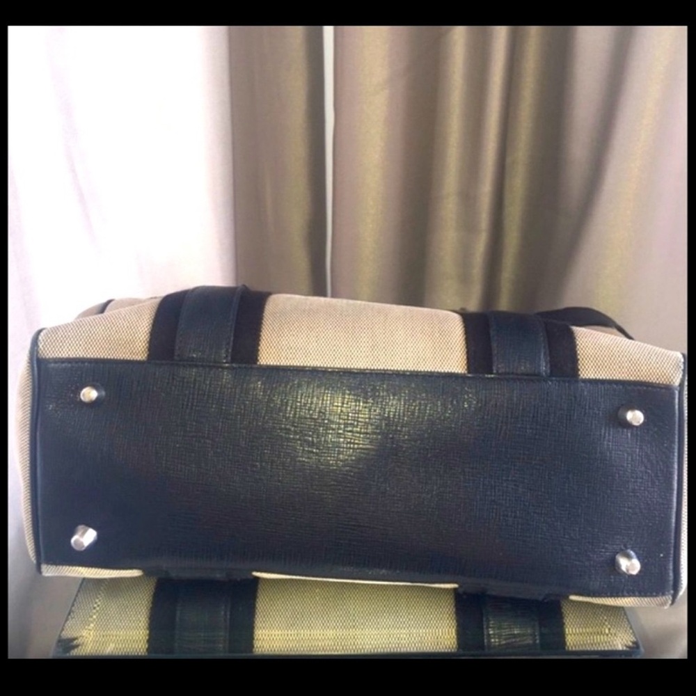 ⭐️ SALE ⭐️ Burberry Canvas and Leather Tote - Picture 5 of 13